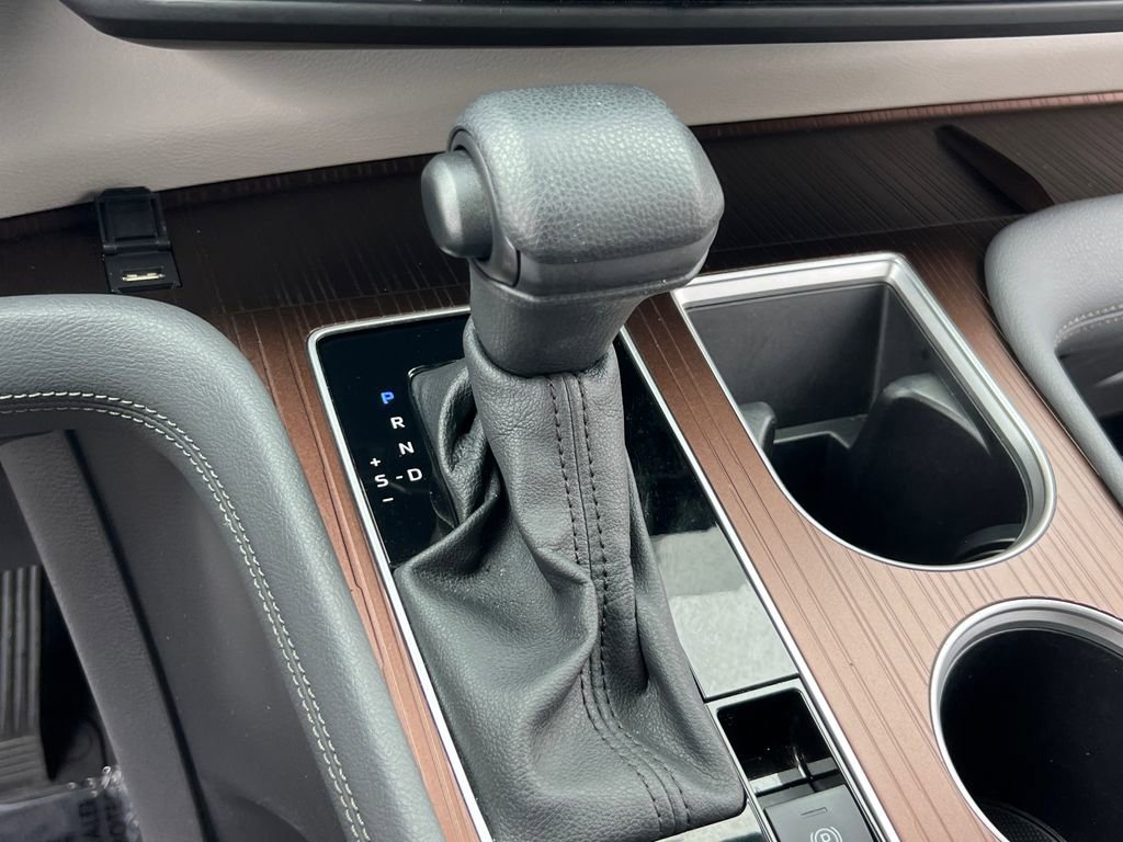 Used 2024 Toyota Sienna LE image 22