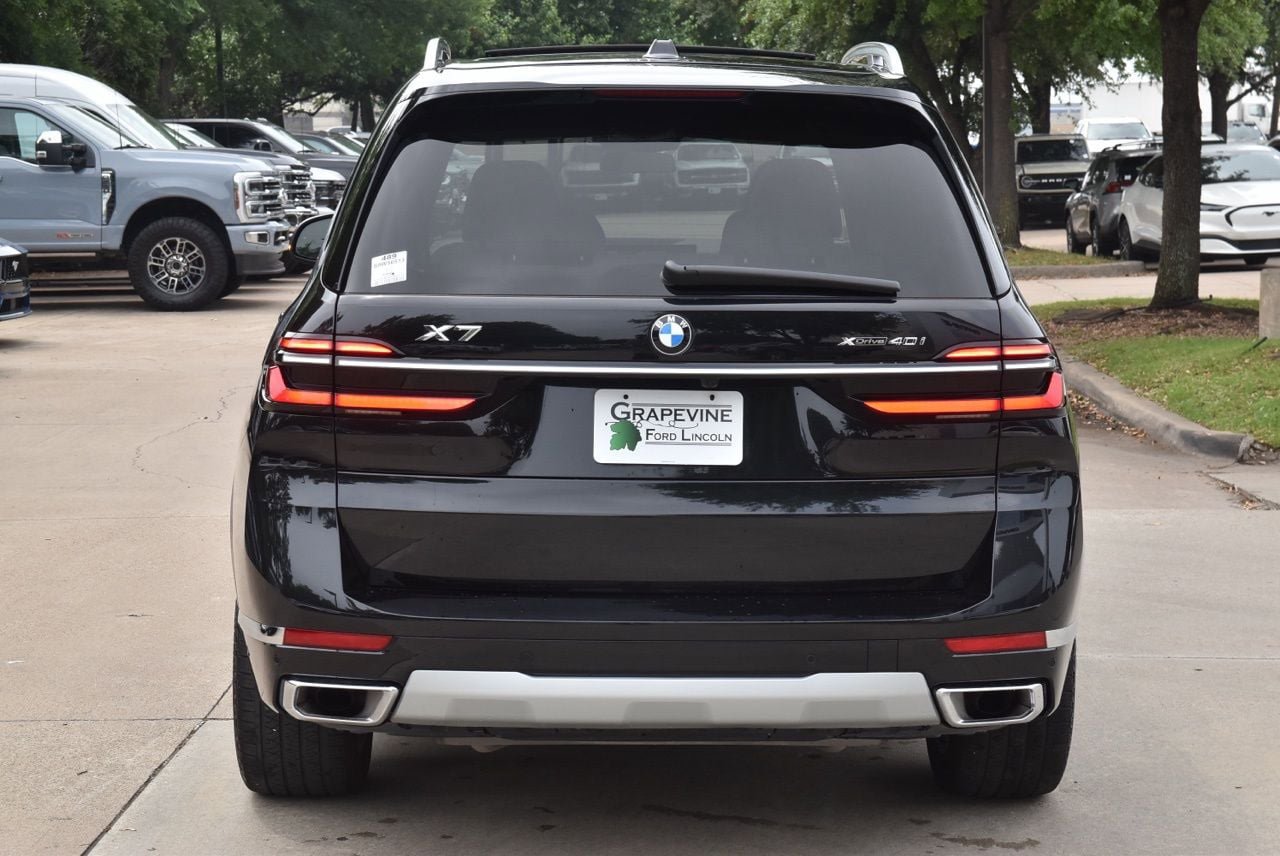 Used 2025 BMW X7 xDrive40i w/ Premium Package AWD/4WD image 9