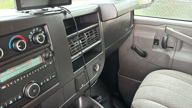 Used 2017 Chevrolet Express 3500 RWD image 20