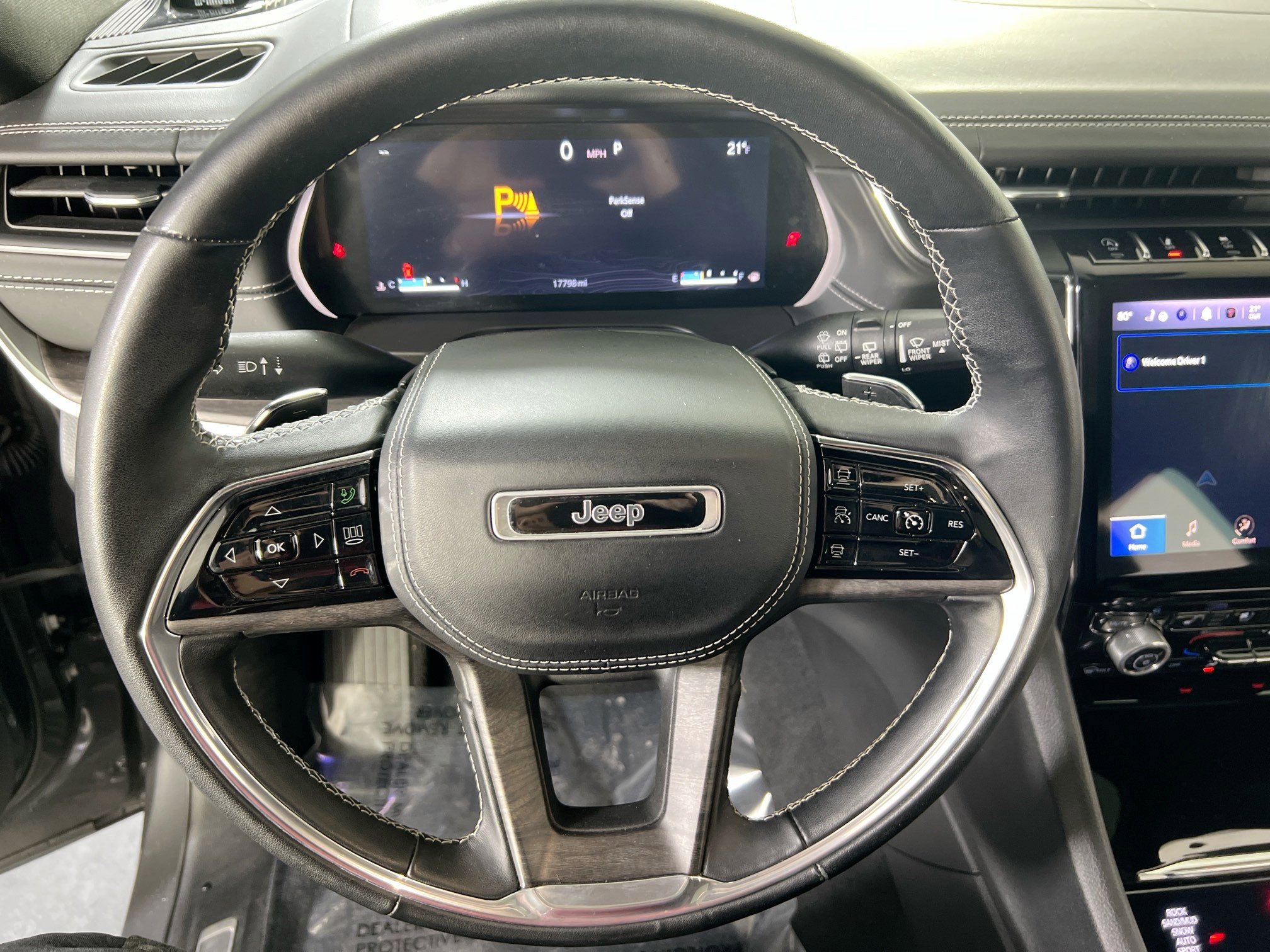 Used 2022 Jeep Grand Cherokee Overland AWD/4WD image 11
