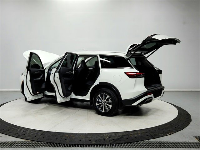 Used 2025 INFINITI QX60 Pure image 13