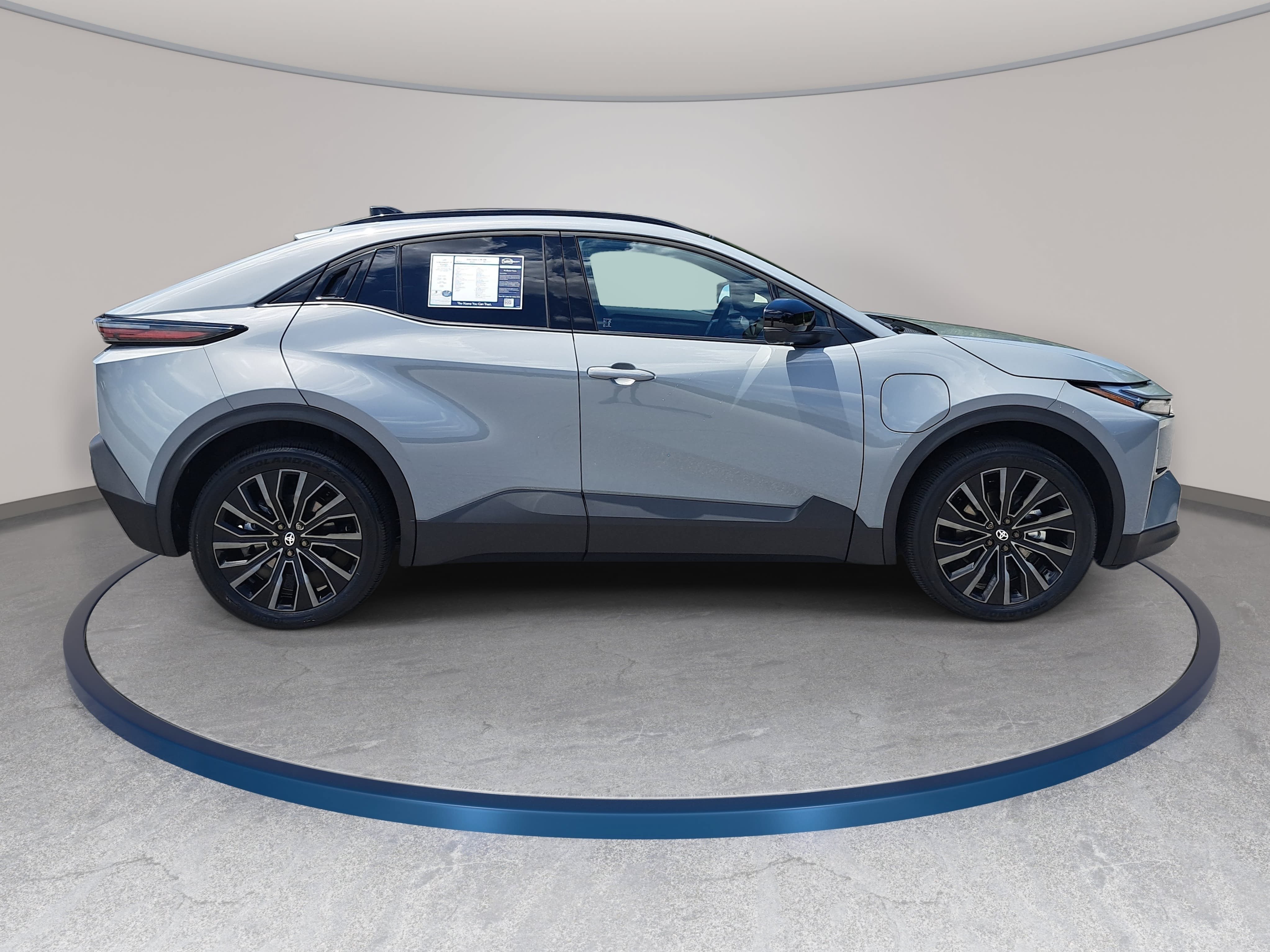 Used 2026 Toyota C-HR AWD/4WD image 4