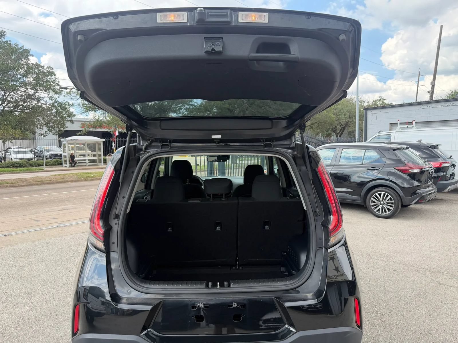 Used 2023 Kia Soul LX w/ LX Technology Package FWD image 29