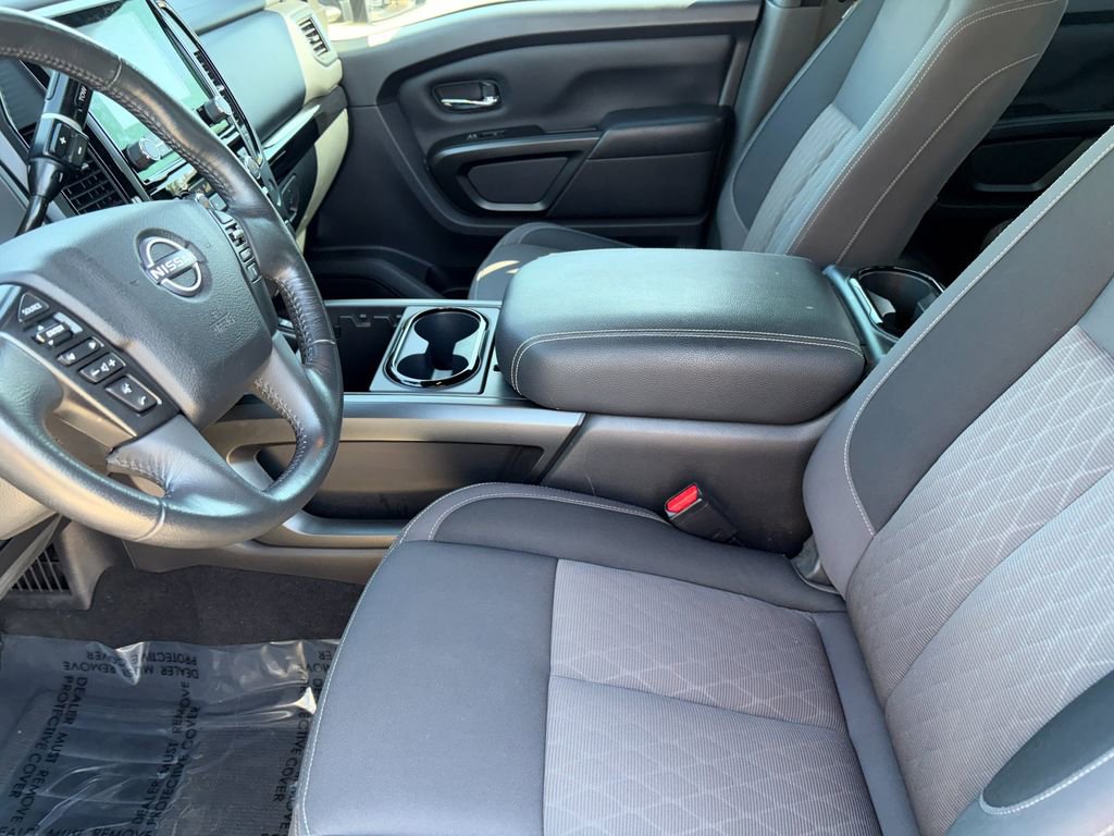 Used 2024 Nissan Titan SV w/ SV Convenience Package AWD/4WD image 9