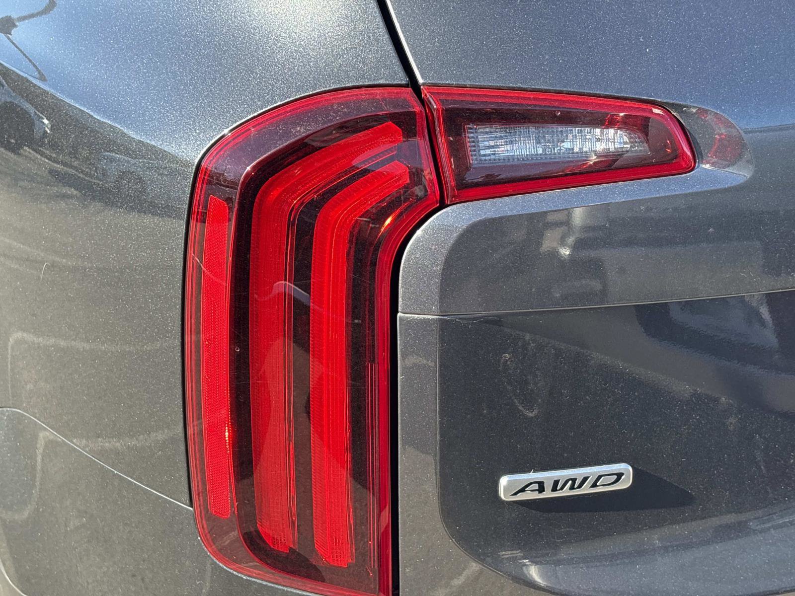 Used 2022 Kia Telluride SX w/ SX Prestige Package image 11