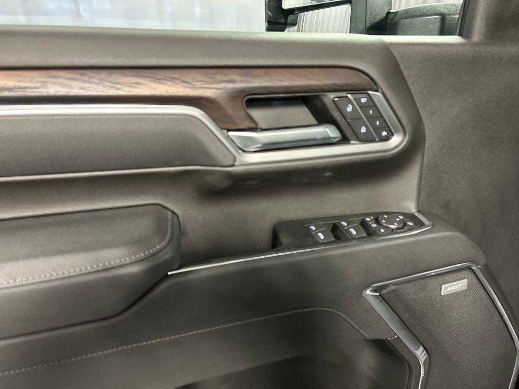 Used 2025 GMC Sierra 2500 SLT w/ SLT Premium Package image 14