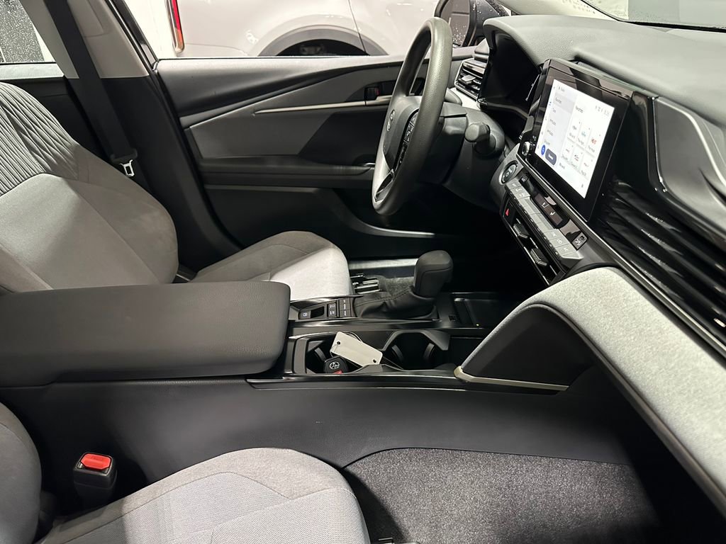 Used 2025 Toyota Camry LE w/ Convenience Package image 22