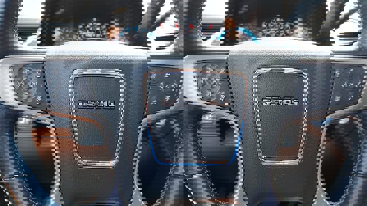 Used 2018 GMC Yukon Denali image 28