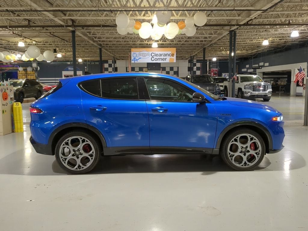 Used 2024 Alfa Romeo Tonale Veloce AWD/4WD image 7