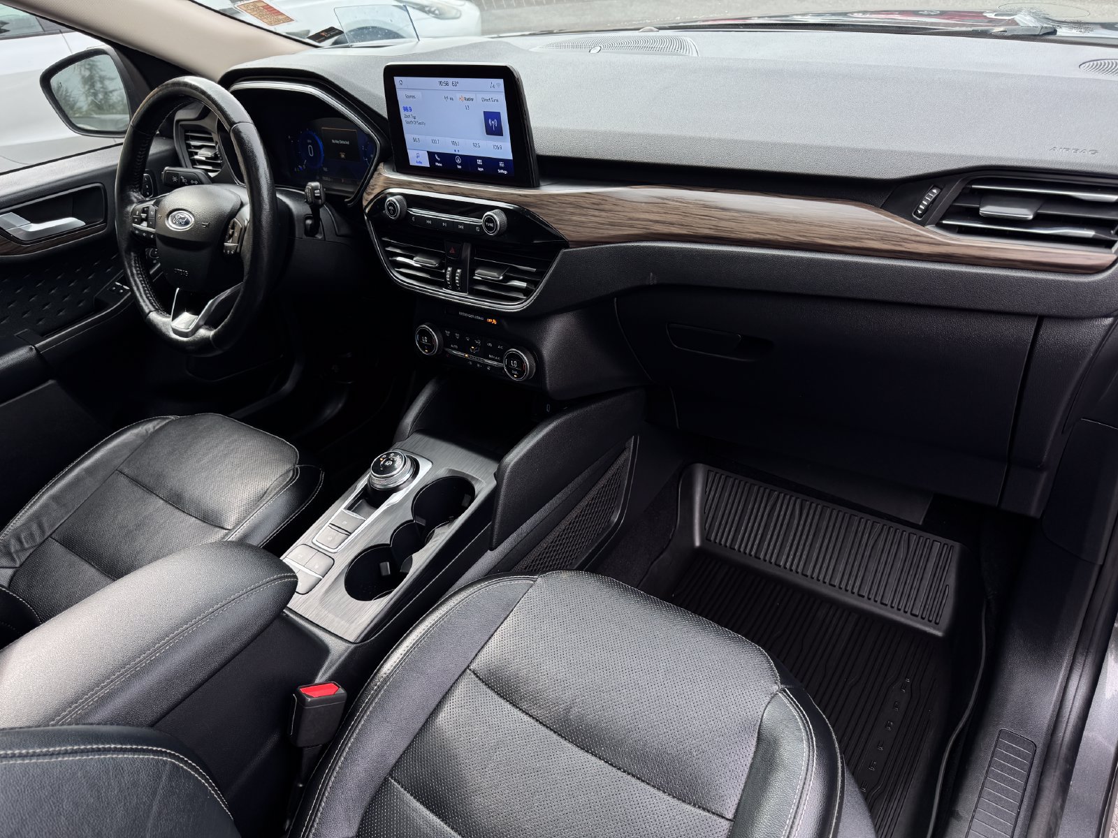 Used 2020 Ford Escape Titanium AWD/4WD image 21