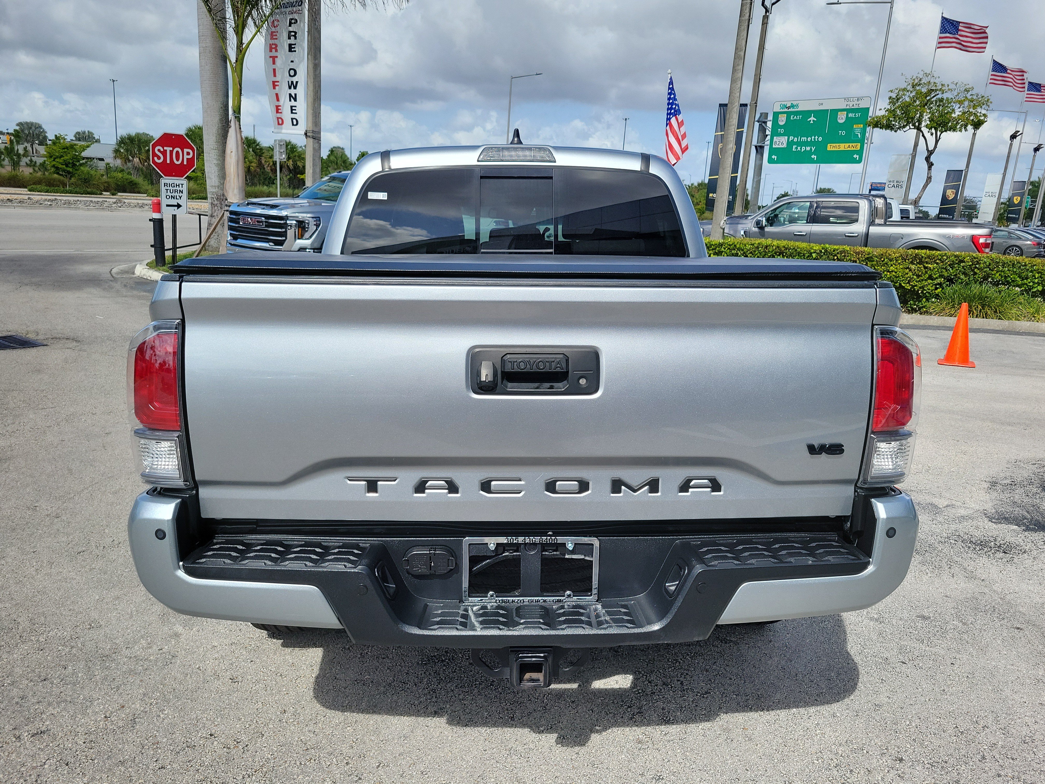 Used 2023 Toyota Tacoma TRD Sport w/ Technology Package AWD/4WD image 6