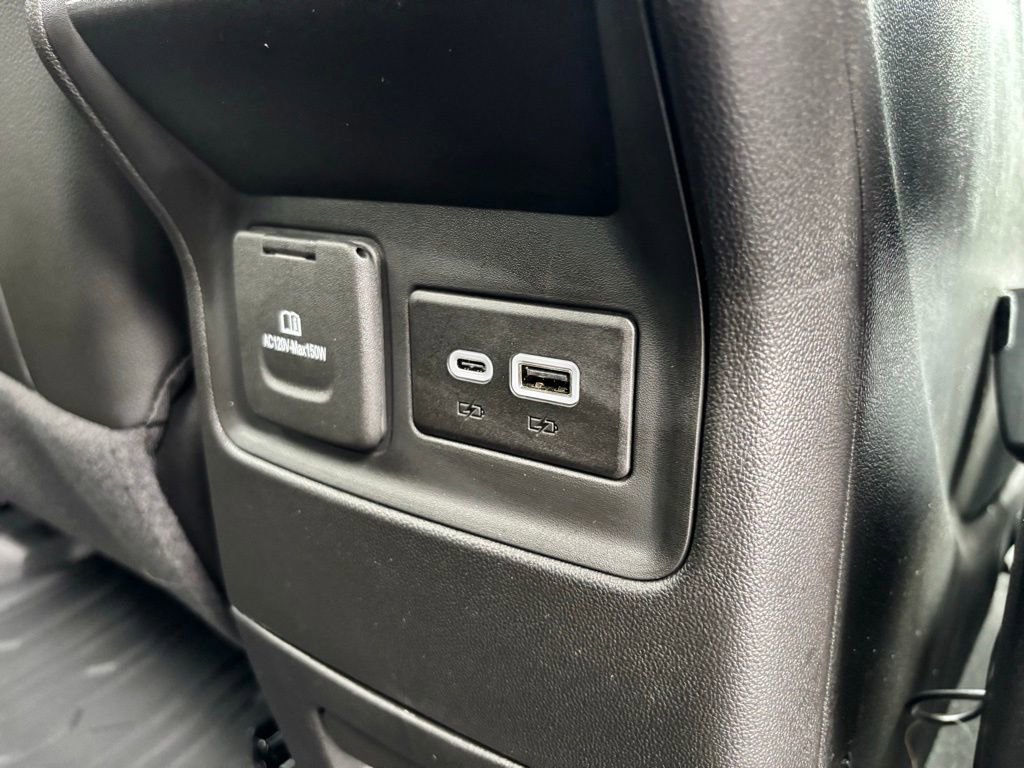 Used 2023 GMC Acadia SLT w/ Technology Package image 21