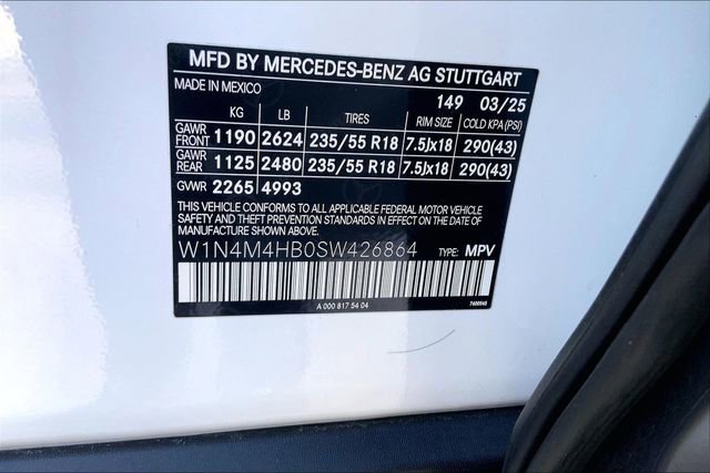 Used 2025 Mercedes-Benz GLB 250 4MATIC image 29