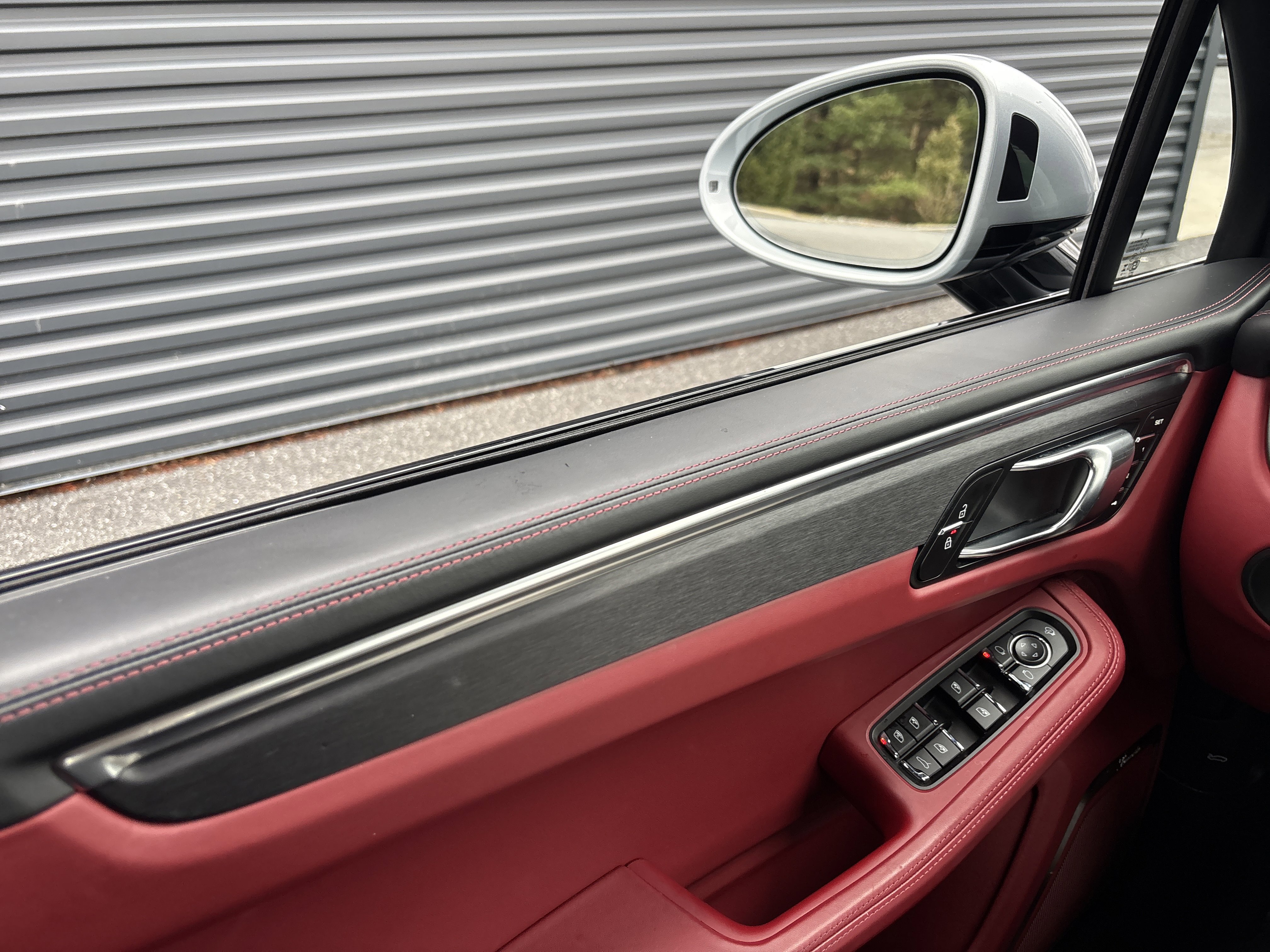 Used 2025 Porsche Macan GTS image 25