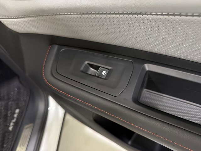 Certified 2026 Volkswagen Atlas Peak Edition AWD/4WD image 40