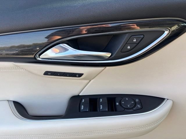 Used 2021 Buick Envision Essence FWD image 18