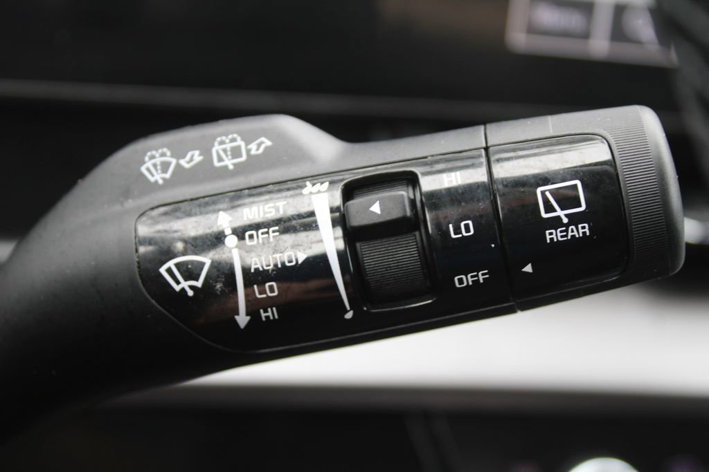 Used 2023 Kia Sportage EX image 31