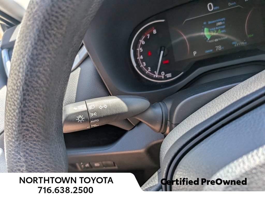 Used 2025 Toyota RAV4 XLE AWD/4WD image 26