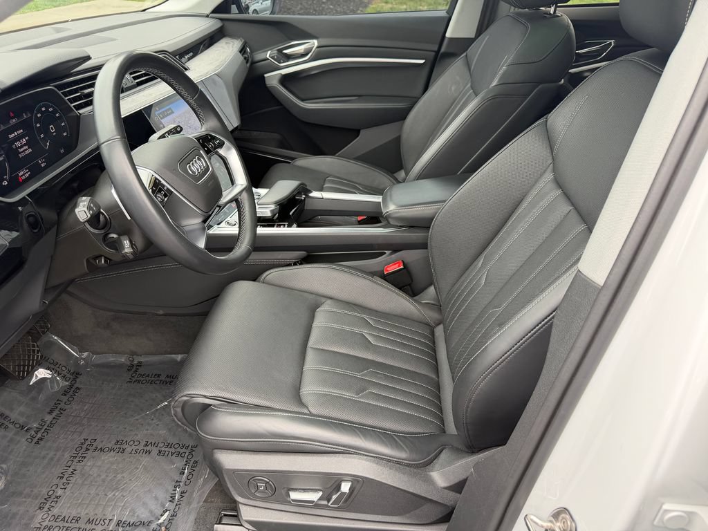 Certified 2024 Audi Q8 e-tron Prestige w/ Prestige Package AWD/4WD image 3
