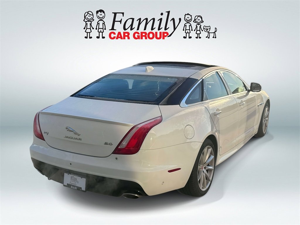 Used 2019 Jaguar XJ R-Sport image 3