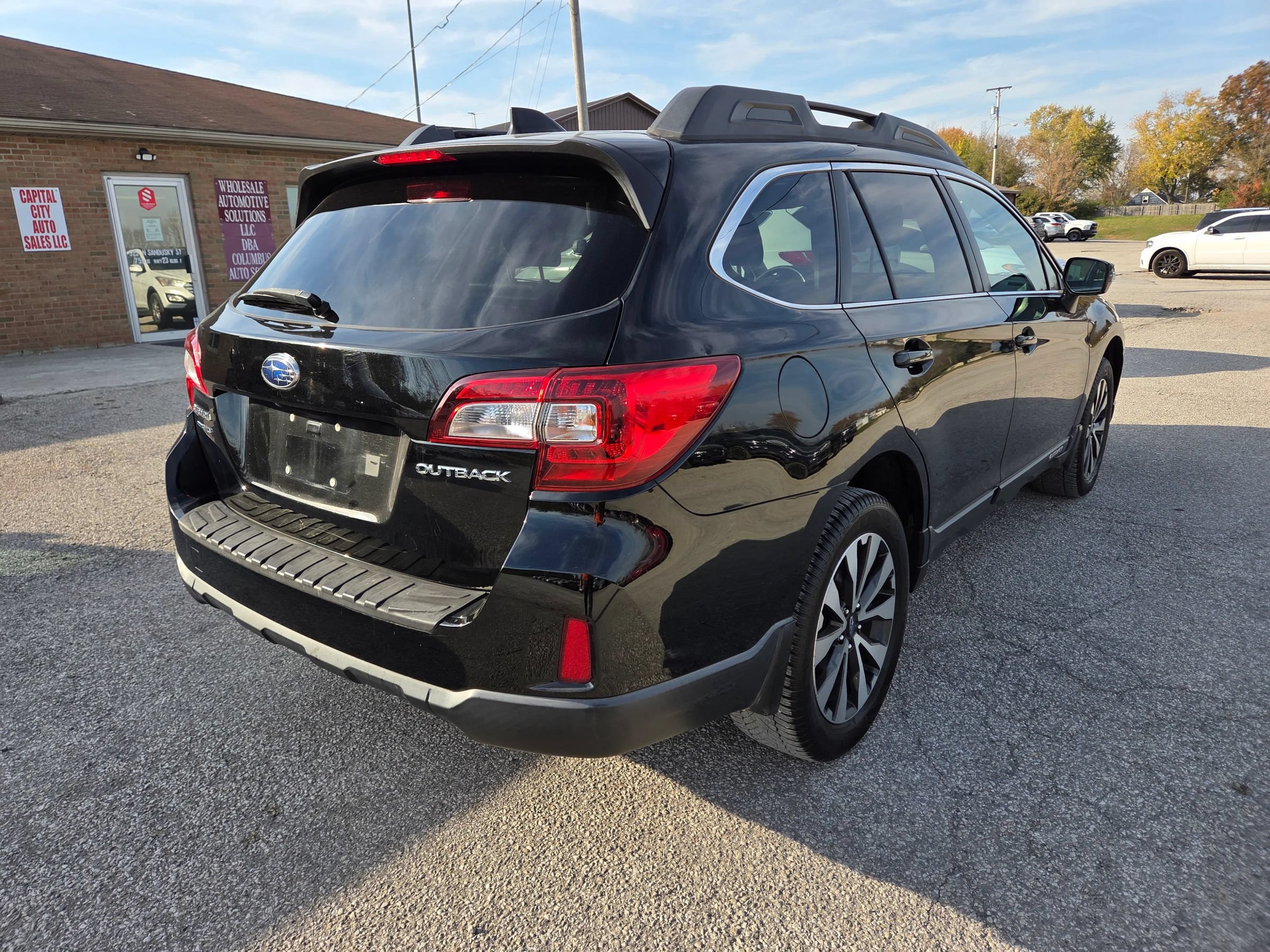 Used 2016 Subaru Outback 2.5i Limited AWD/4WD image 5