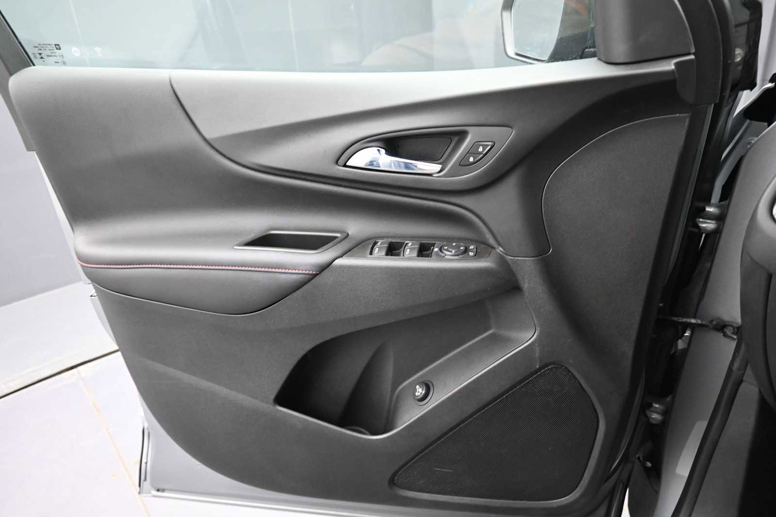 Used 2024 Chevrolet Equinox RS w/ LPO, Floor Liner Package AWD/4WD image 11