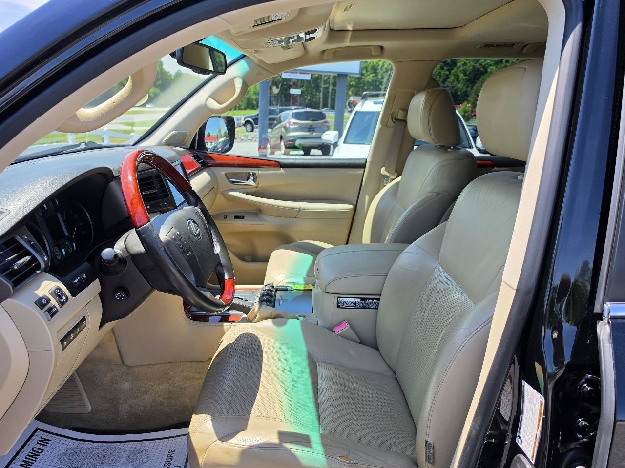Used 2009 Lexus LX 570 4WD image 3