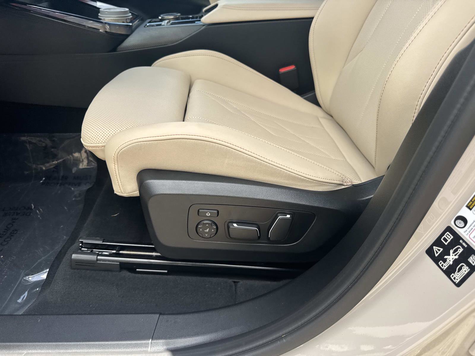 Certified 2025 BMW X3 xDrive30i w/ Convenience Package image 18