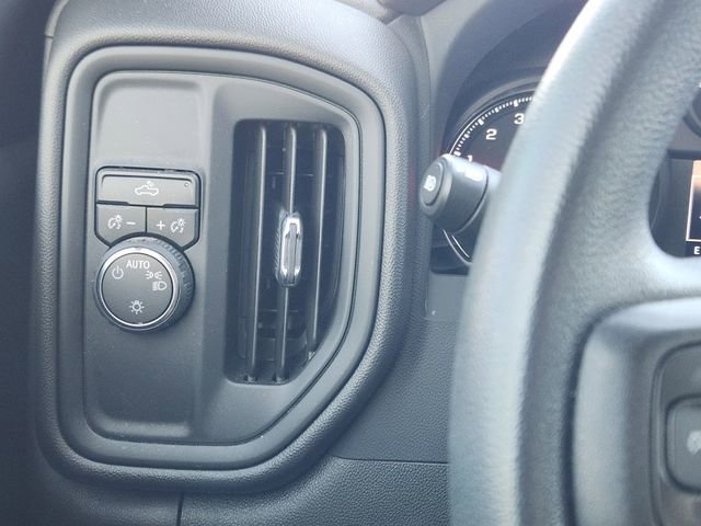 Used 2024 Chevrolet Silverado 1500 Custom image 22