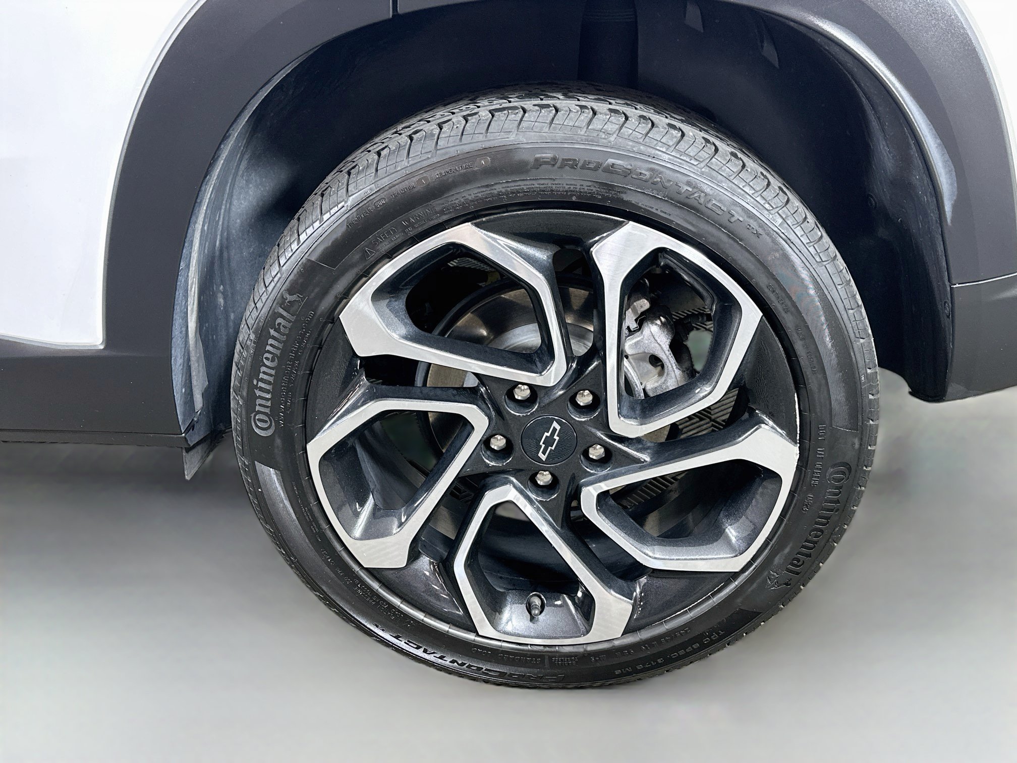 Used 2024 Chevrolet Trax RS w/ Driver Confidence Package FWD image 28