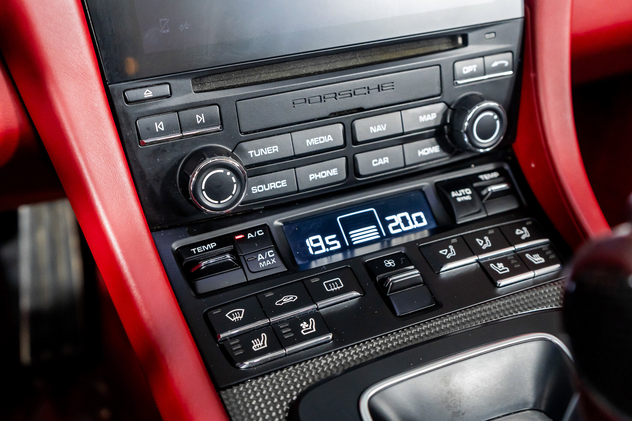 Used 2017 Porsche 911 Turbo S image 39