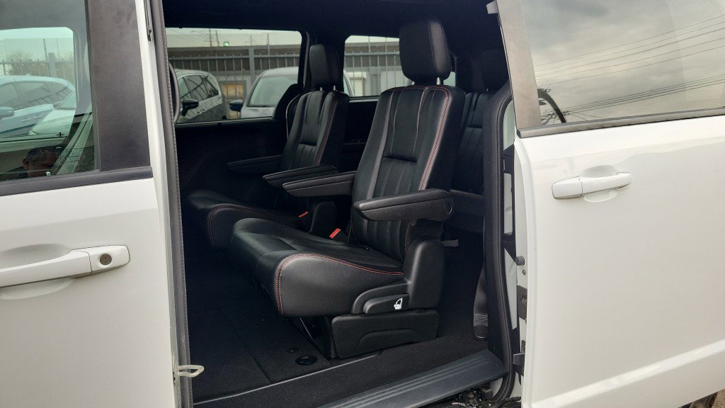 Used 2019 Dodge Grand Caravan GT image 25