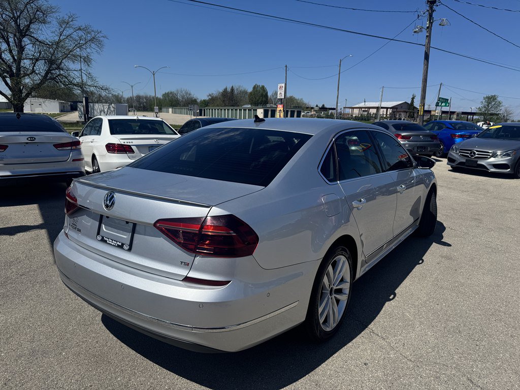 Used 2018 Volkswagen Passat 2.0T SEL Premium FWD image 7
