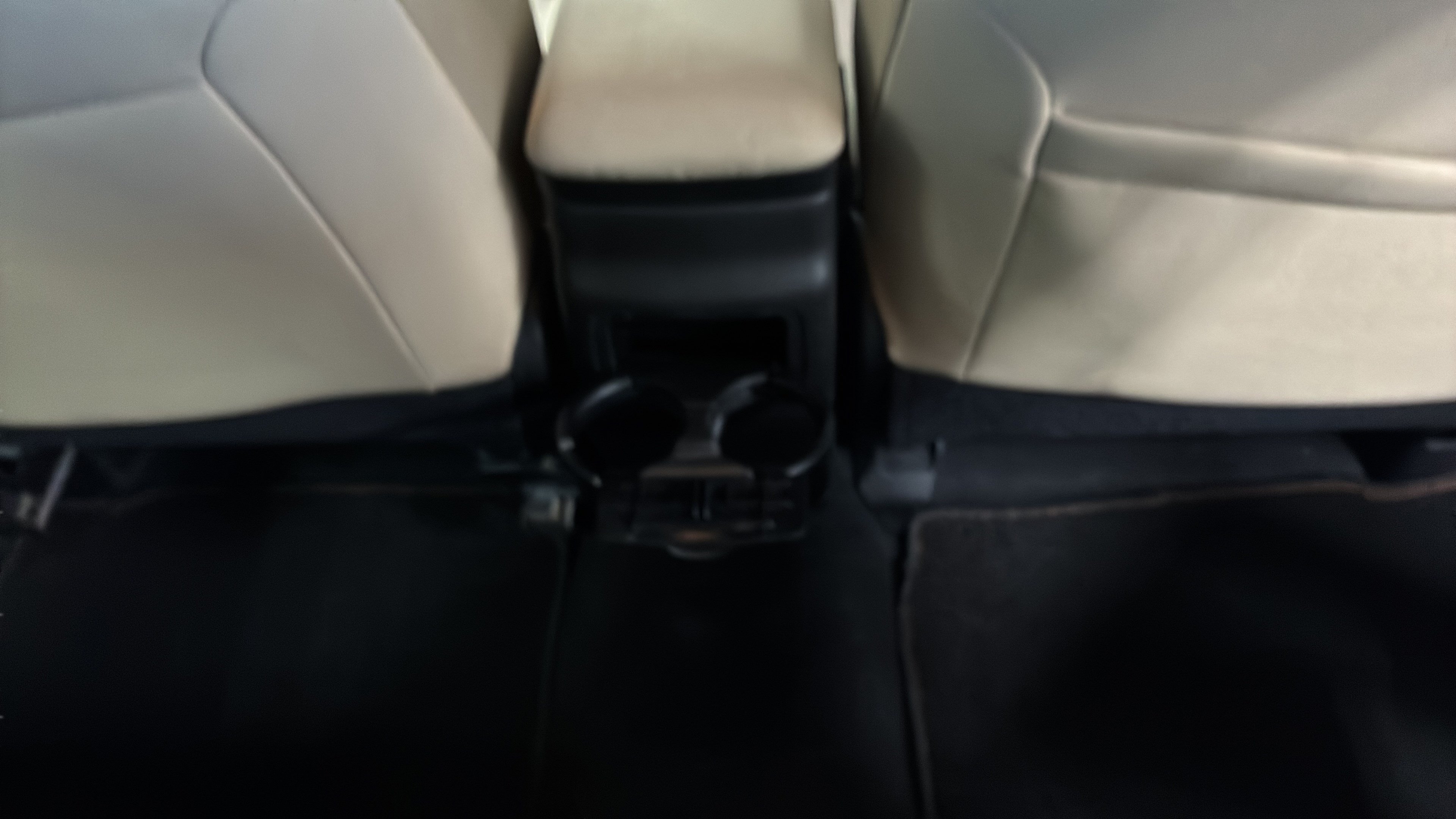 Used 2014 Toyota Corolla LE FWD image 30