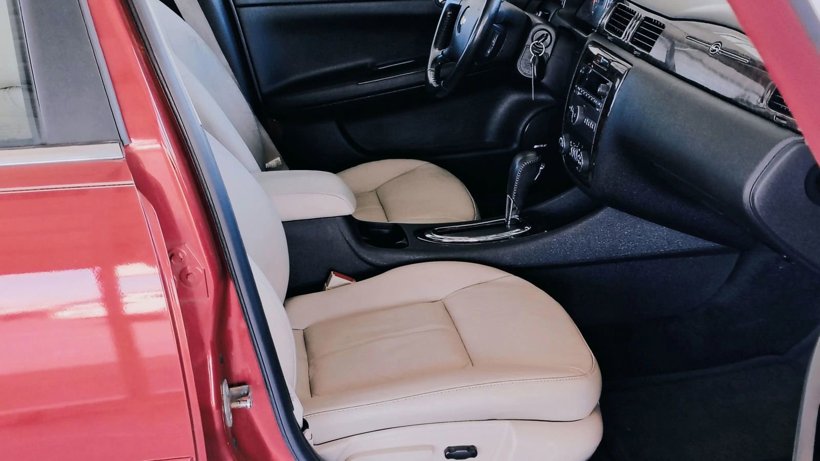 Used 2013 Chevrolet Impala LTZ image 16