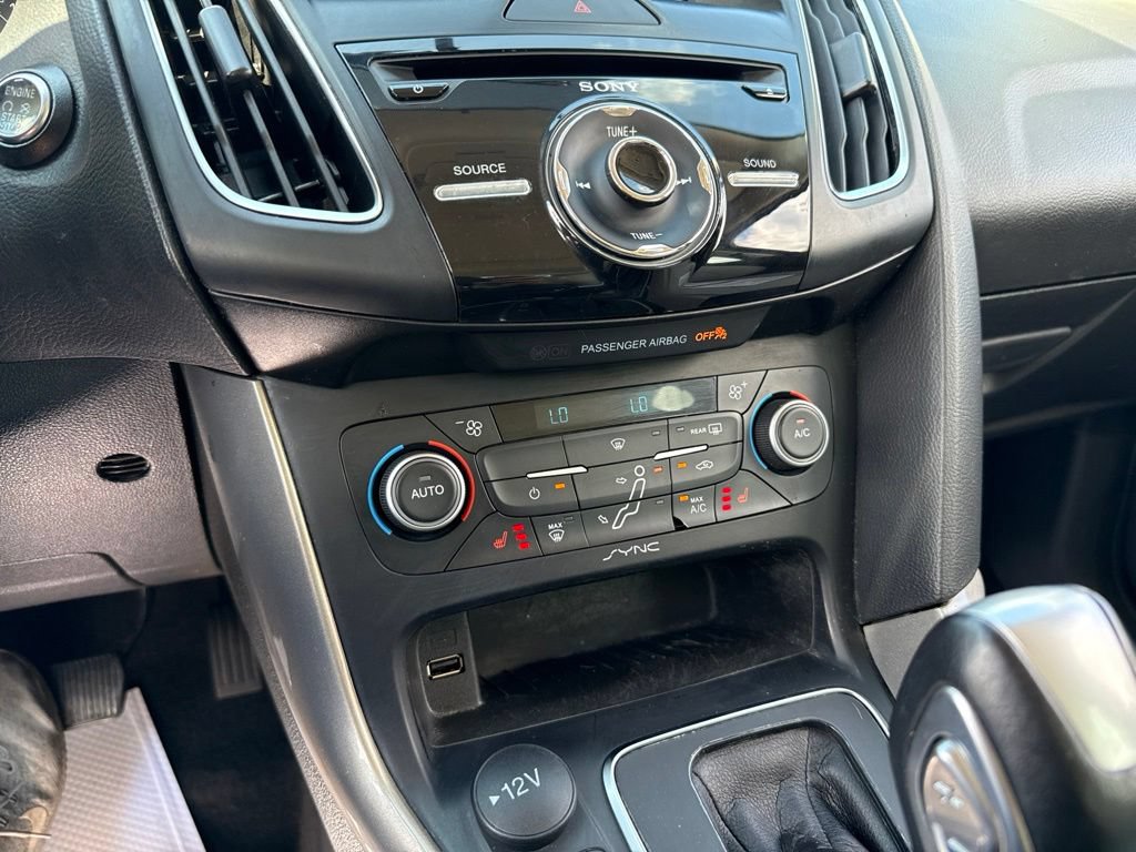 Used 2018 Ford Focus Titanium FWD image 32