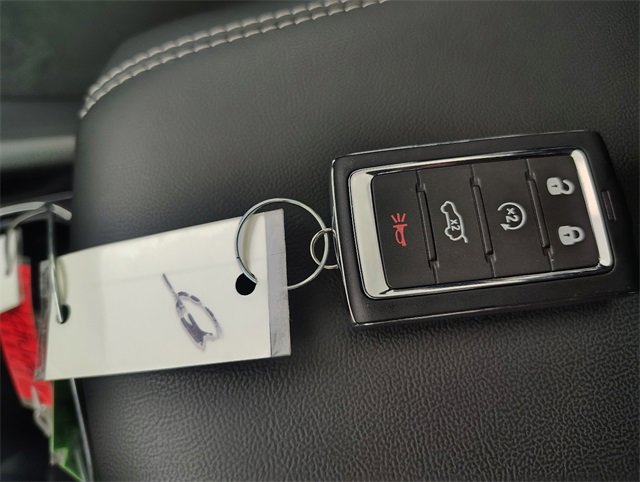 New 2025 Jeep Grand Cherokee Altitude image 27