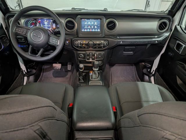 Used 2023 Jeep Wrangler Unlimited w/ Cold Weather Group AWD/4WD image 10