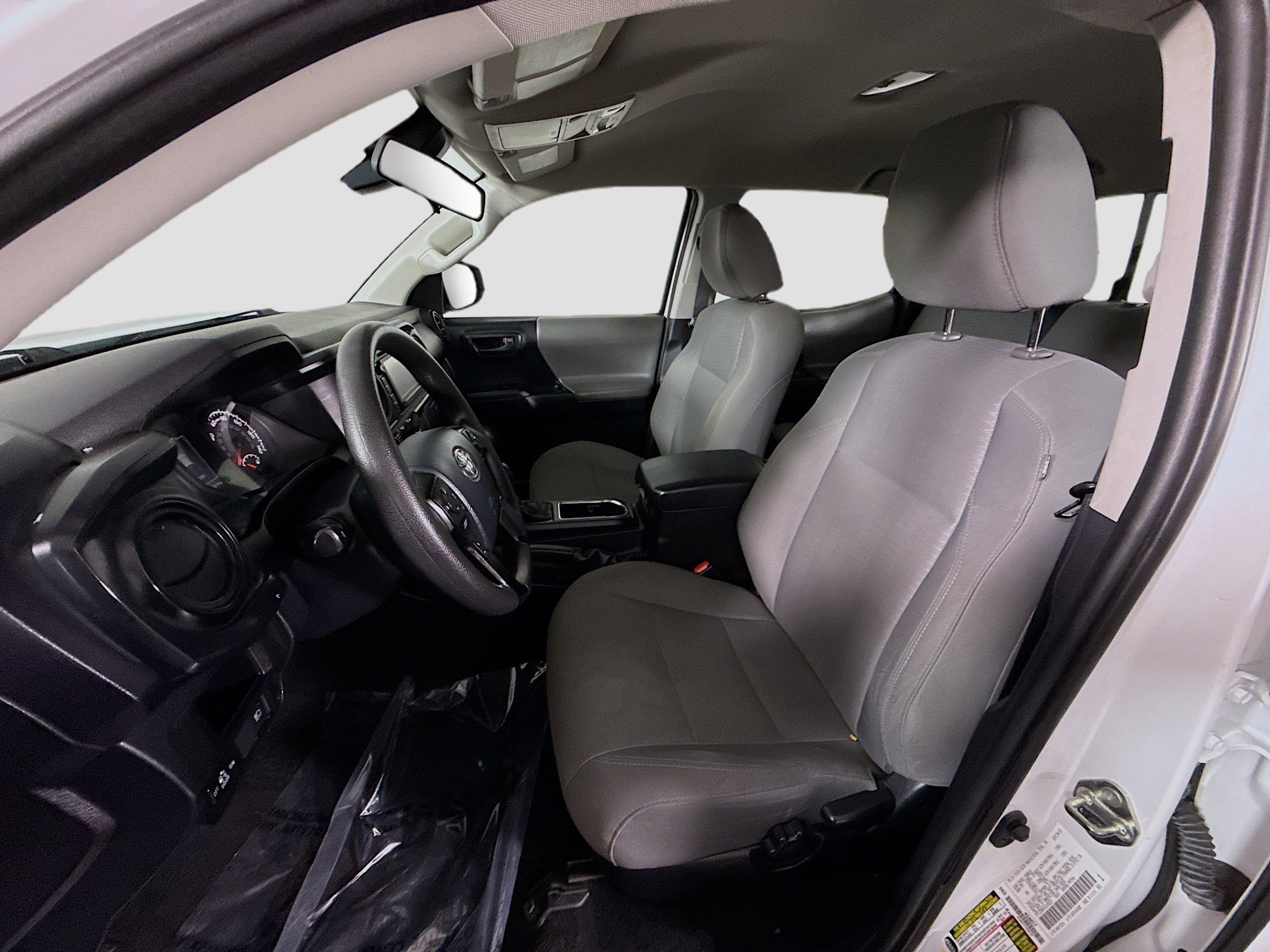 Used 2018 Toyota Tacoma SR image 21