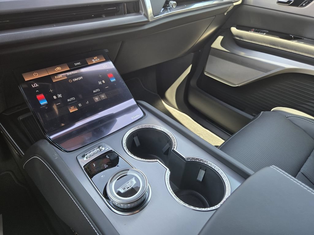 New 2027 Cadillac Vistiq Luxury AWD/4WD image 13