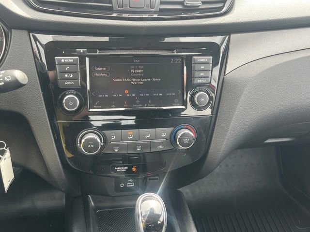 Used 2020 Nissan Rogue Sport S image 23