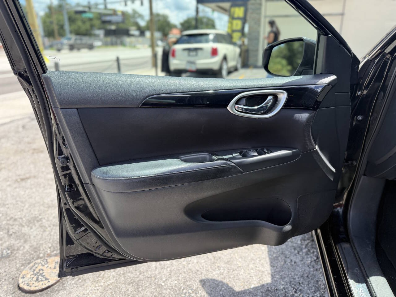 Used 2016 Nissan Sentra SV FWD image 11