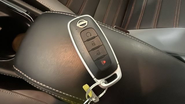 Used 2024 Nissan Kicks SR w/ SR Premium Package FWD image 20