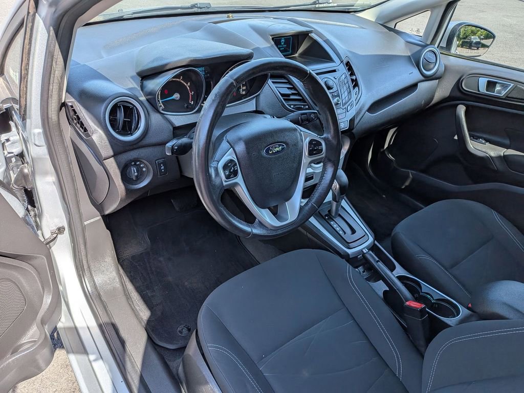Used 2014 Ford Fiesta SE w/ Comfort Package FWD image 10