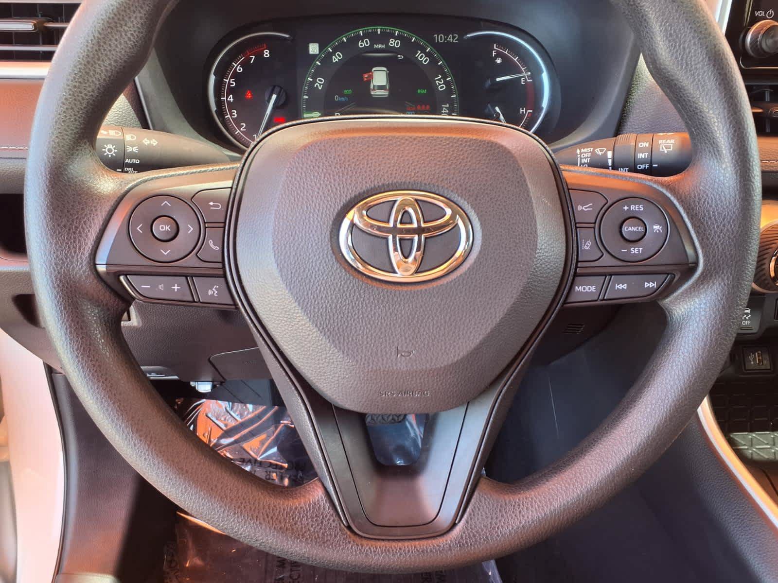 Certified 2025 Toyota RAV4 XLE FWD image 19