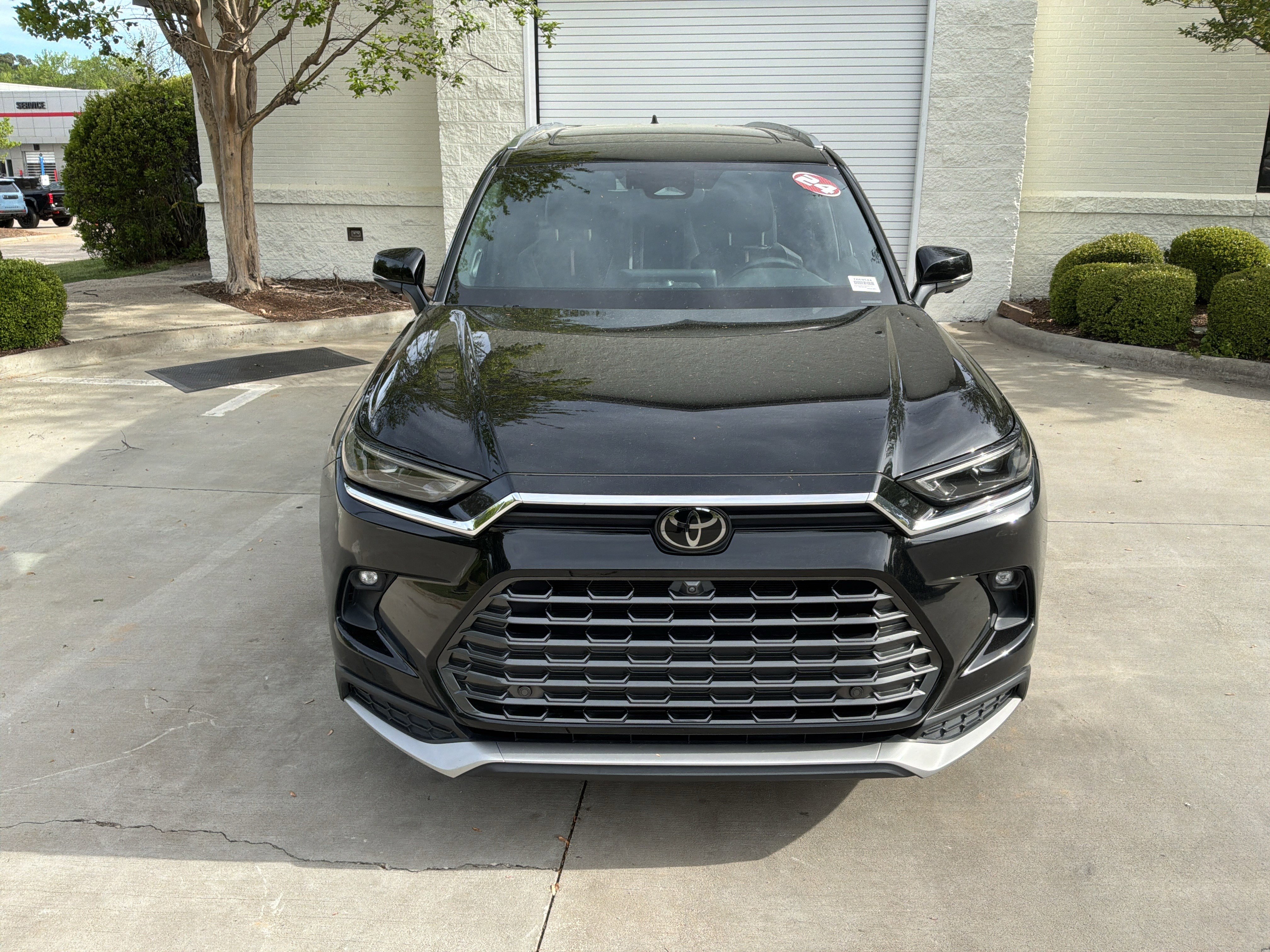 Used 2024 Toyota Grand Highlander AWD Hybrid image 3