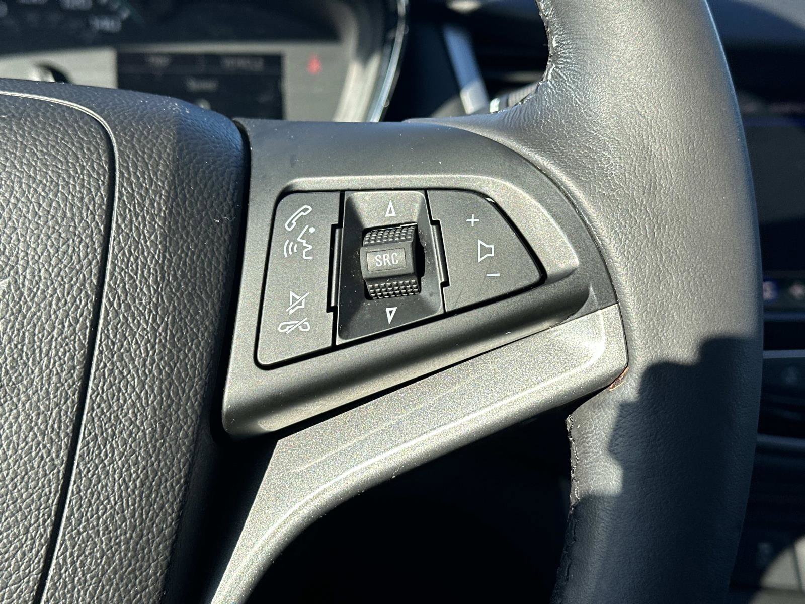 Certified 2022 Chevrolet Trax LT w/ LT Convenience Package image 22