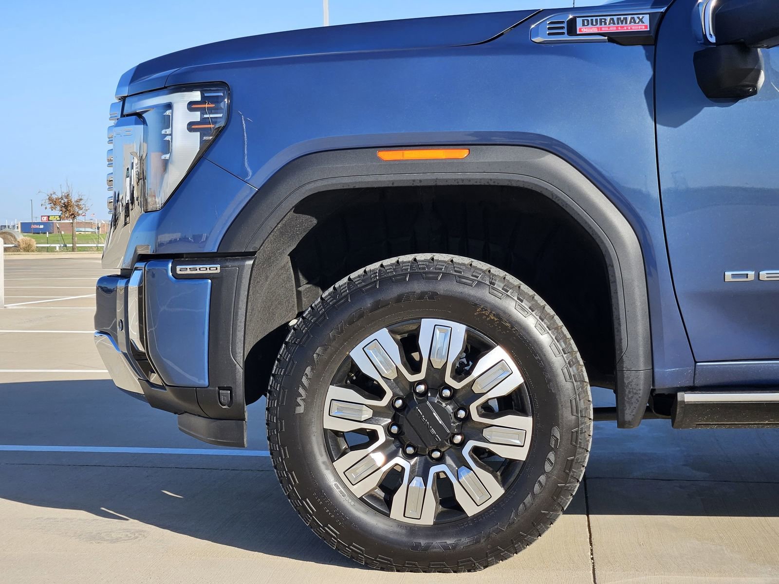 Used 2026 GMC Sierra 2500 Denali w/ Denali Reserve Package image 13