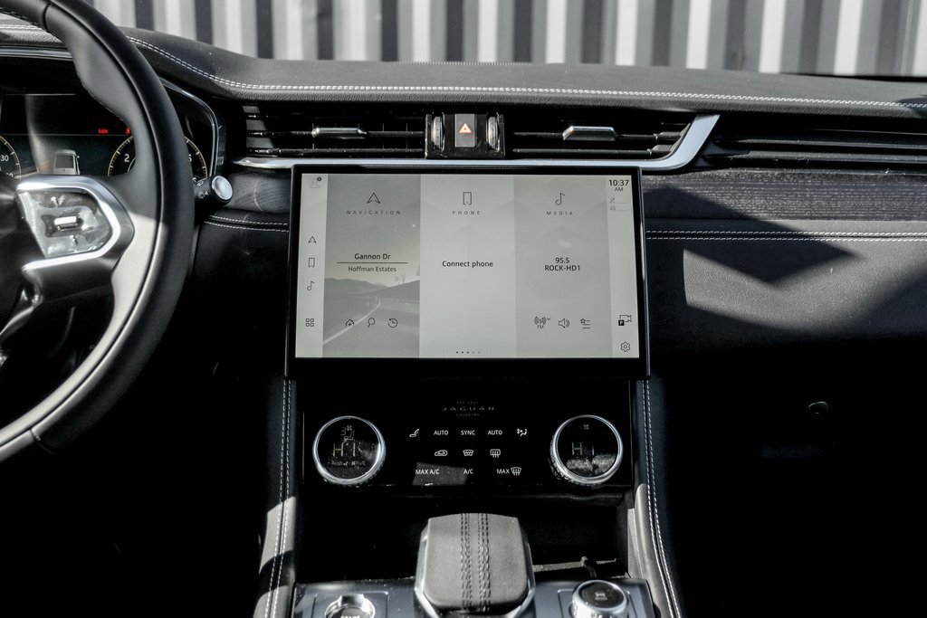 New 2025 Jaguar F-PACE R-Dynamic S image 17