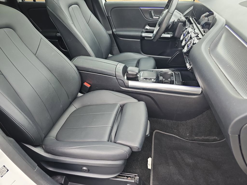 Used 2023 Mercedes-Benz GLA 250 w/ Premium Package image 11